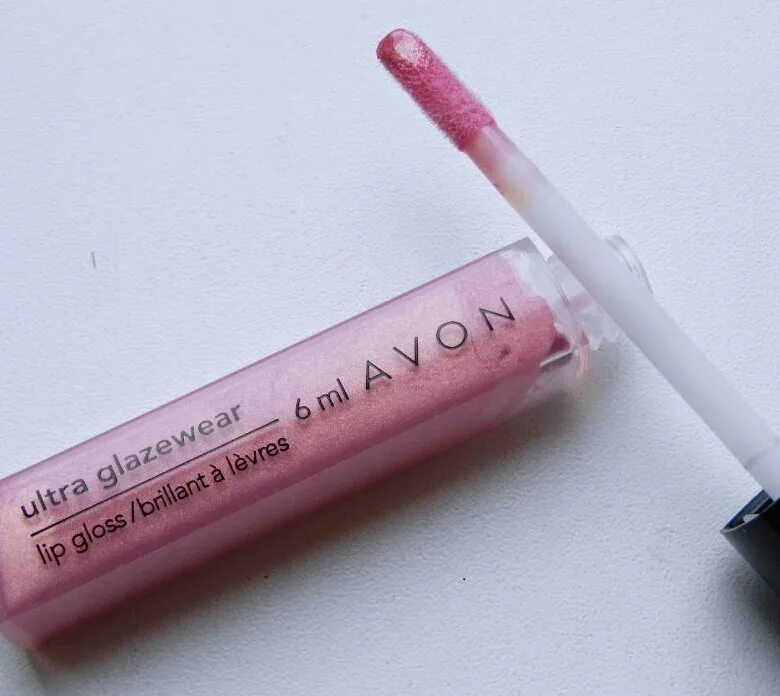 Блеск avon. Блеск для губ эйвон. Iced Pink блеск для губ эйвон. Ультрасияющий блеск для губ эйвон. Эйвон ультрасияющий блеск для губ Rave.