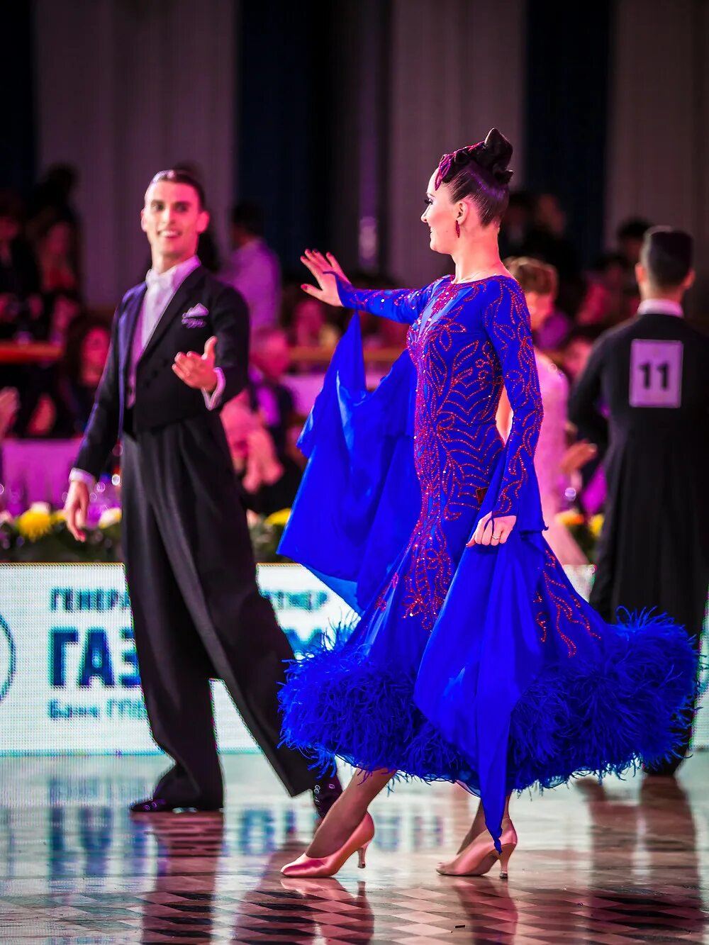 Народный танец чардаш венгрия. Квик степ танец бальные танцы. Танцы европы. Танцы европы. Чардаш танец.