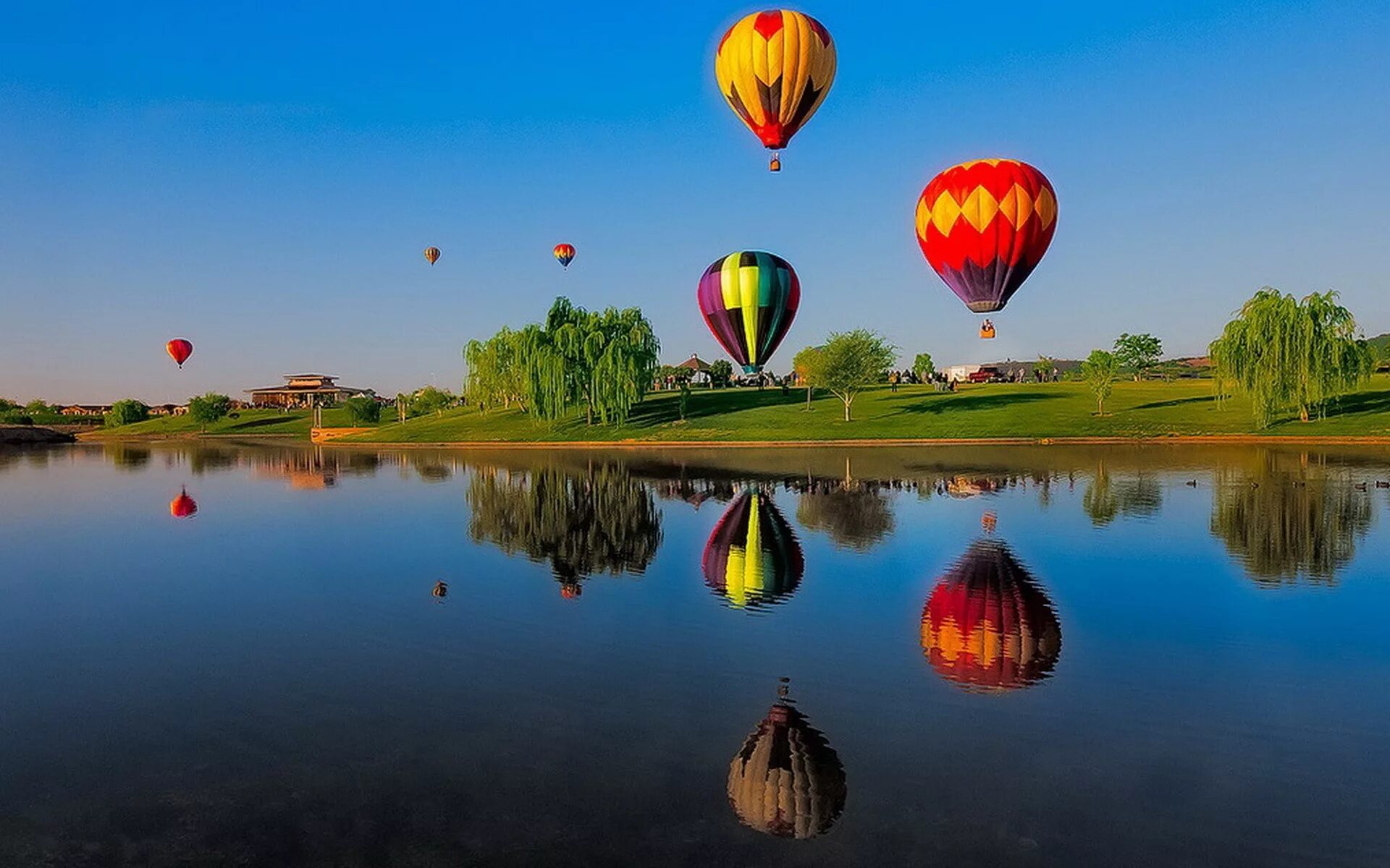 Воздушный шар всу. Воздухоплавание Великие Луки. Шары Великие Луки воздухоплавание. Воздушный шар. Воздушные шары на природе.