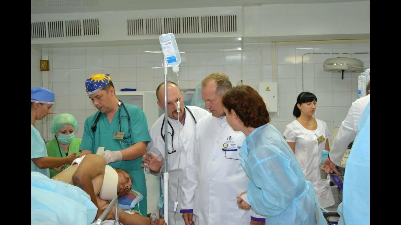 Нейролор мечникова. Больница мечникова фото. Хирурги больницы мечникова. Мечникова главврач хирургического отделение. Хирурги больницы мечникова.