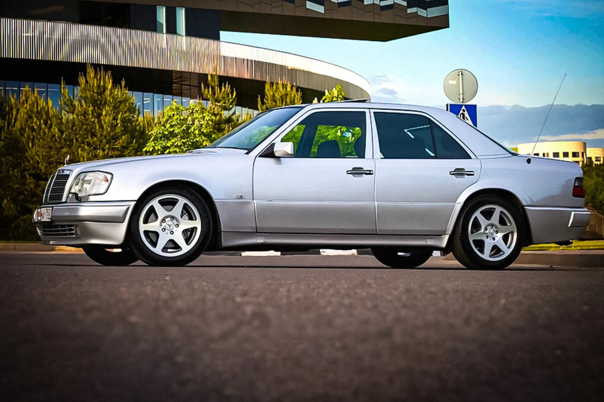 мерс 124 1992. редкие экземпляры мерседес. мерс 124 на инжекторе родном. W124 1991. Mercedes 190.