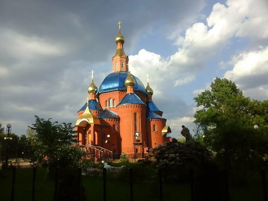 Лион белгород дубовое. Дубовое телефоны. Дубовое петровского района. Село дубовое петровского района тамбовской области. Церковь иконы божией матери "спорительница хлебов".