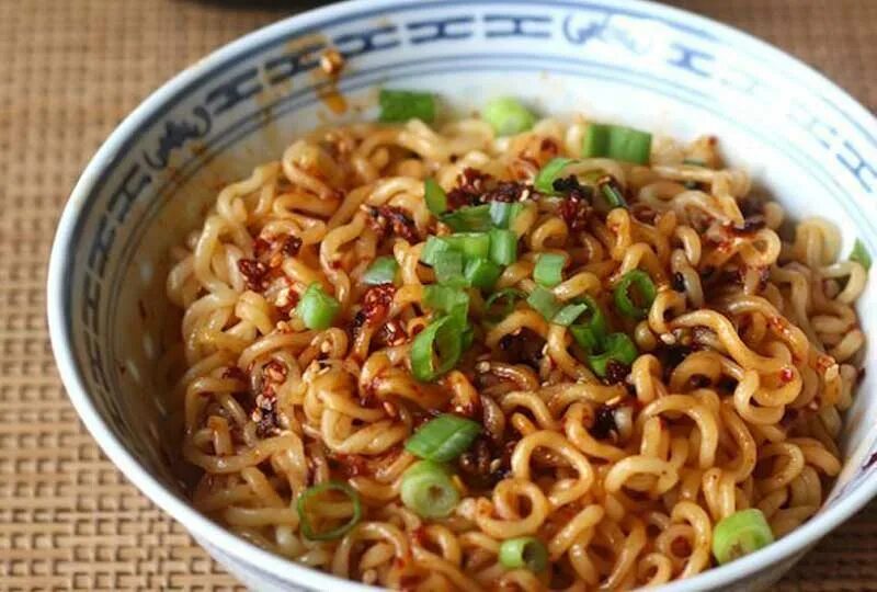 Корейская еда из лапши. Рамэн (японская лапша). Рамён японский. Рамен. Рамен лапша корея.