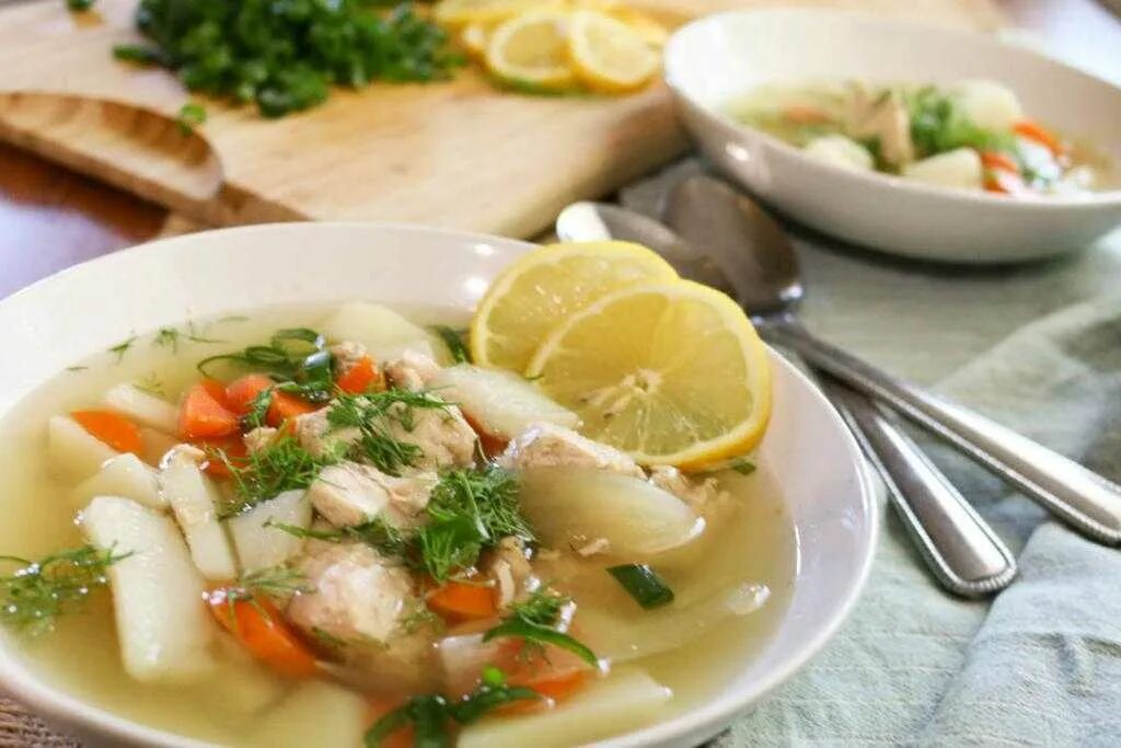 Уха рецепт быстро и вкусно. Суп консоме рыбный. уха. уха из рыбы. уха рыбацкая.