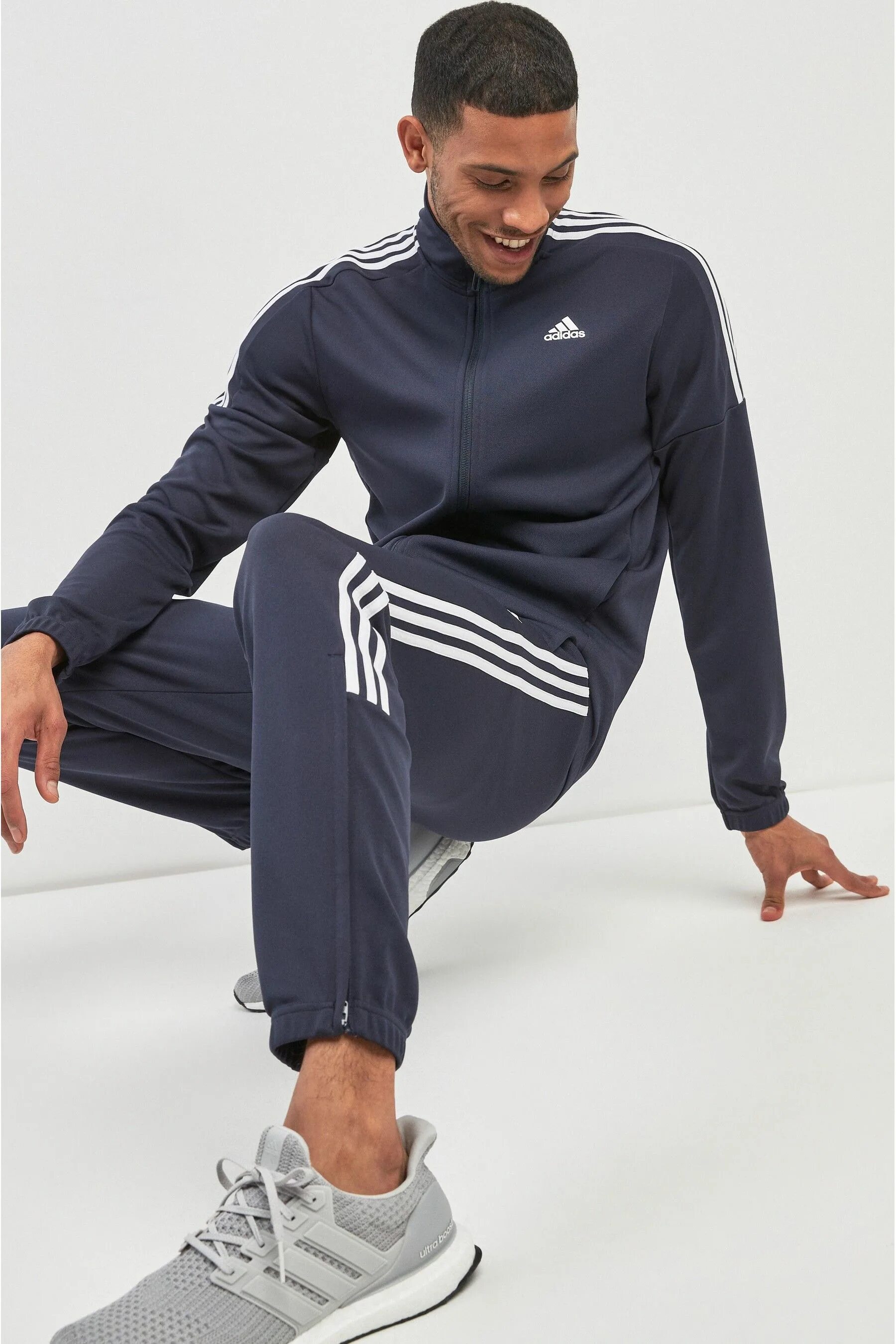 Команда адидас. Спортивный костюм adidas adidas Essentials Tracksuit. Mens Tracksuits adidas. Adidas Blue Sportswear Teamsport Tracksuit. Спортивный костюм адидас 3 Stripes.