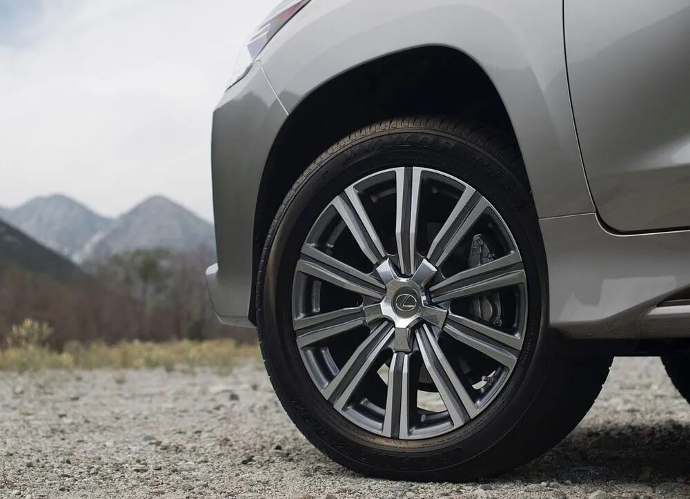 Диски на лексус 570. Lexus LX 570 диски r20. Диски на Лексус LX 570 r20. Лексус 570 диски оригинал. Диски оригинал Lexus LX 570.