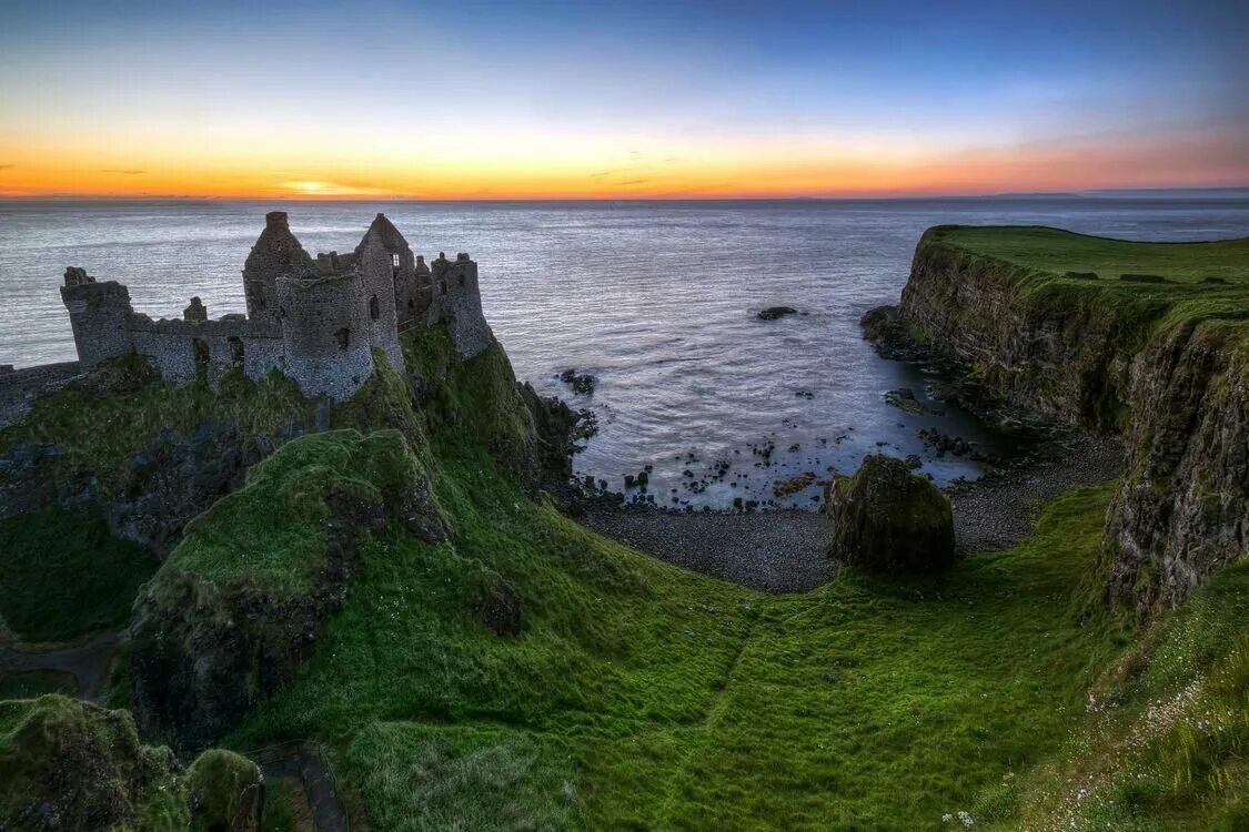 Ireland area. Замок Данлюс Ирландия. Графство Антрим Северная Ирландия. Замок Данлюс (Антрим, Ирландия). Замок Данлюс. Графство Антрим..