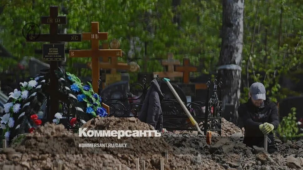 Неизвестному солдату. Безымянная могила на кладбище. Новости о захоронениях. Новости о захоронениях. Могила чикуна увекское кладбище.