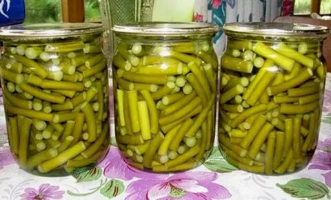 Маринованные стручки чеснока