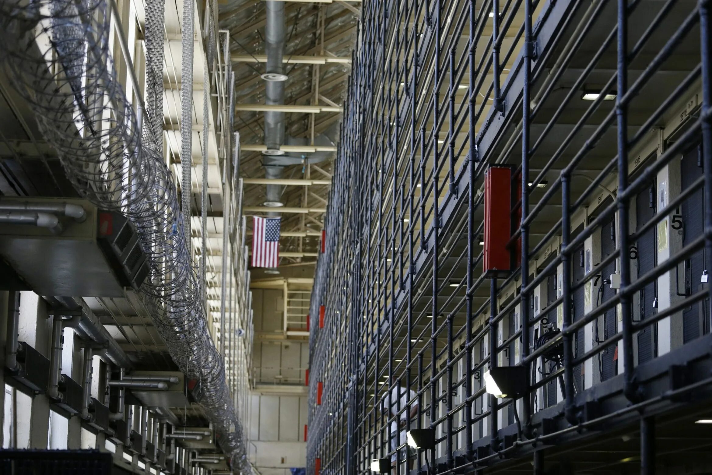 San quentin. United States Penitentiary Hazelton. Геметричный Кантене.