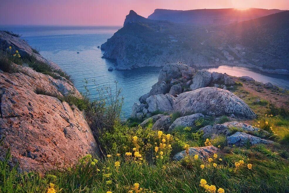 Крымский фото. Крымский полуостров Севастополь. Крымский полуостров природа. Крымские пейзажи Севастополь. Крым природа горы Севастополь.