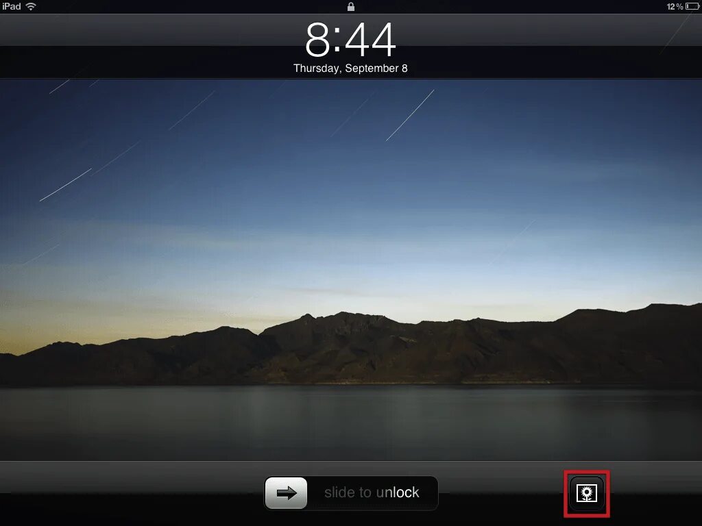 Разблокировать обои. Экран блокировки IPAD. Заблокированный экран IPAD. Обои Slide to Unlock. Блокировка экрана на айпаде.