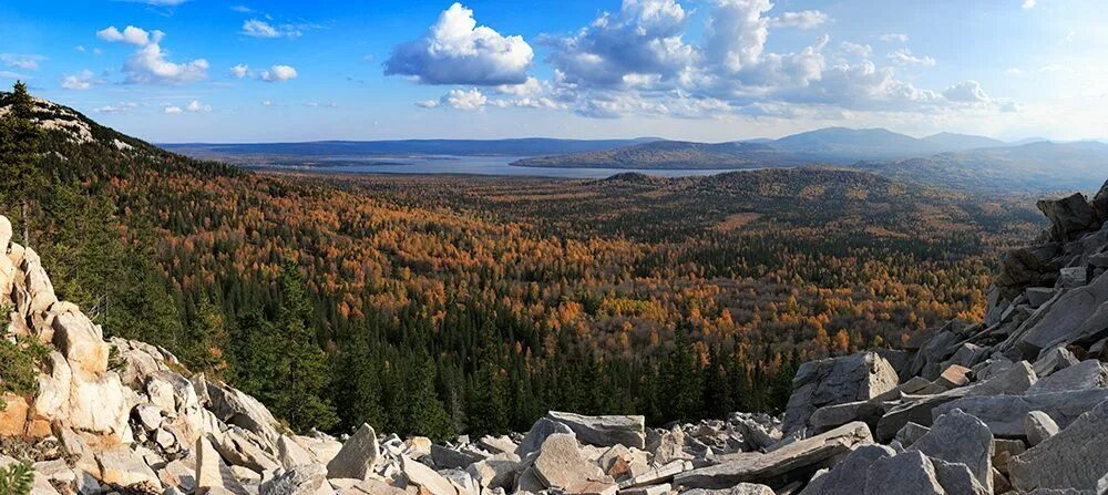 Озеро лама. Курган зюраткуль. Сатка зюраткуль. Хребет и озеро зюраткуль. Курган зюраткуль.