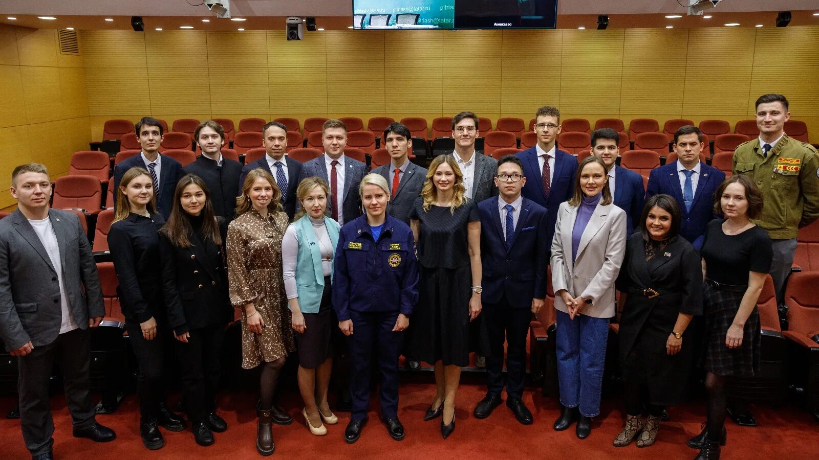Бәйсез татарстан хөкүмәте правительство независимого татарстана. Молодежное правительство РТ. Министры Республики Татарстан. Министр по делам молодежи Республики Татарстан.