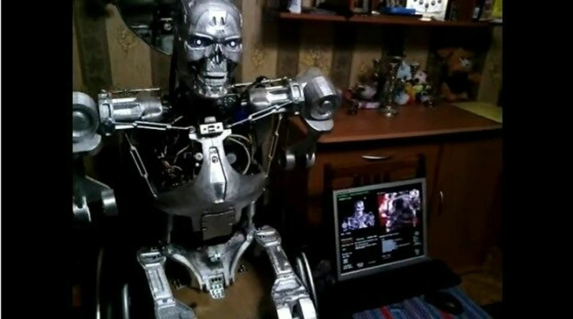 В саратове пойман бомж терминатор. Бомж терминатор в саратове. Бомж терминатор. Бомж терминатор. Бомж терминатор.