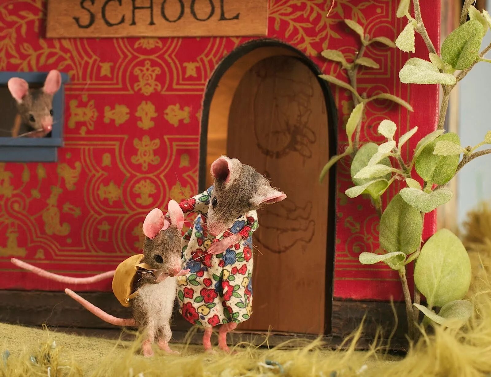 She was a mouse. Домик мышонка. Домик для мышей. Дом мышки. Мышиный домик.