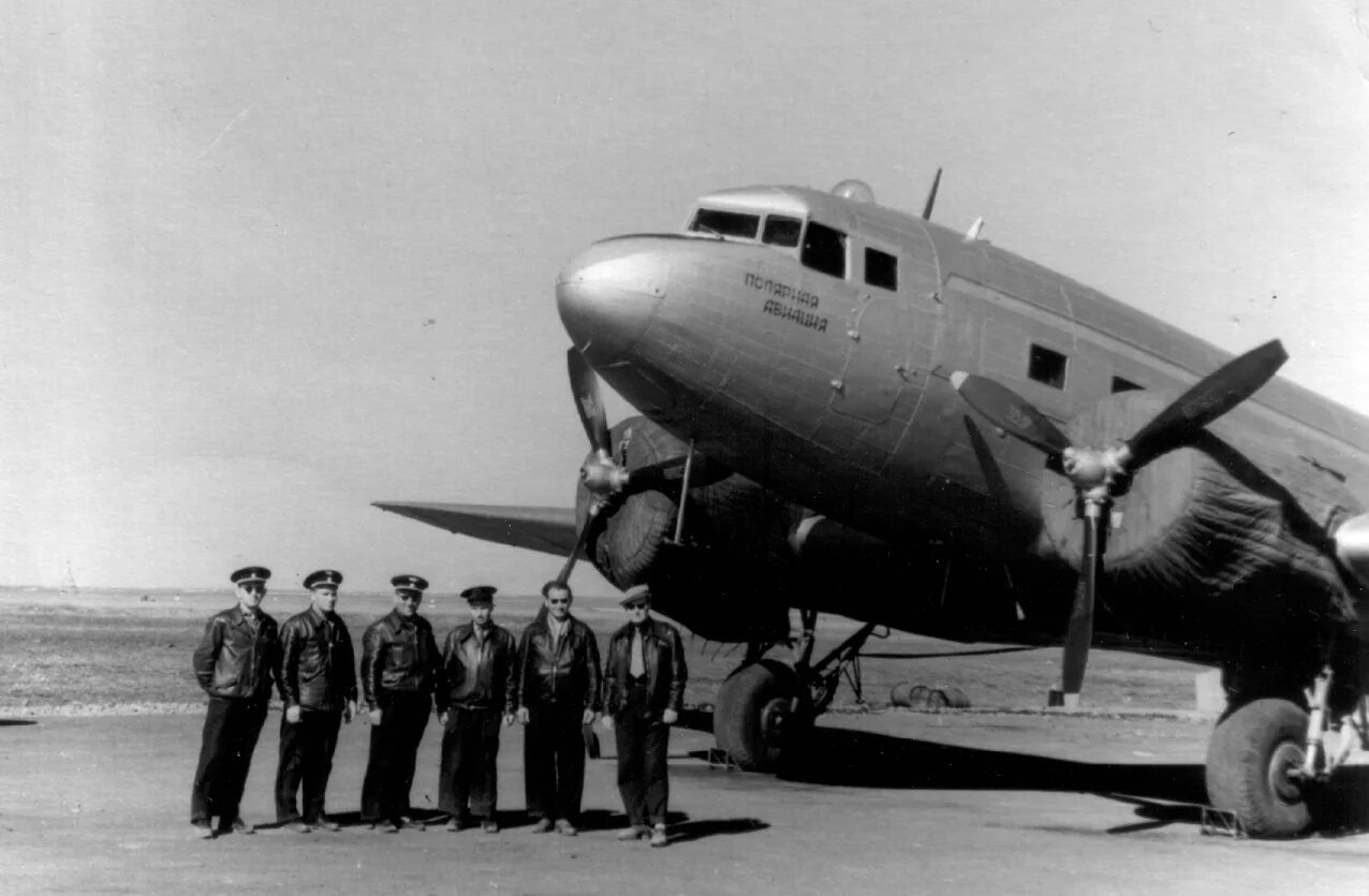 Ли 2 в полете. Ли-2. Ли-2 пассажирский самолёт. Дуглас dc-3 в ссср. Самолет ли-2 бомбардировщик.