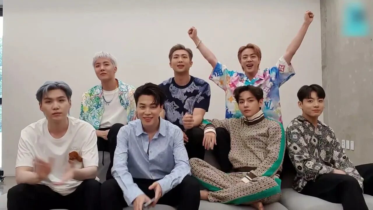 Бтс прямые трансляции. Bts трансляция 2025. бтс vlive. bts трансляции. бтс эфир.