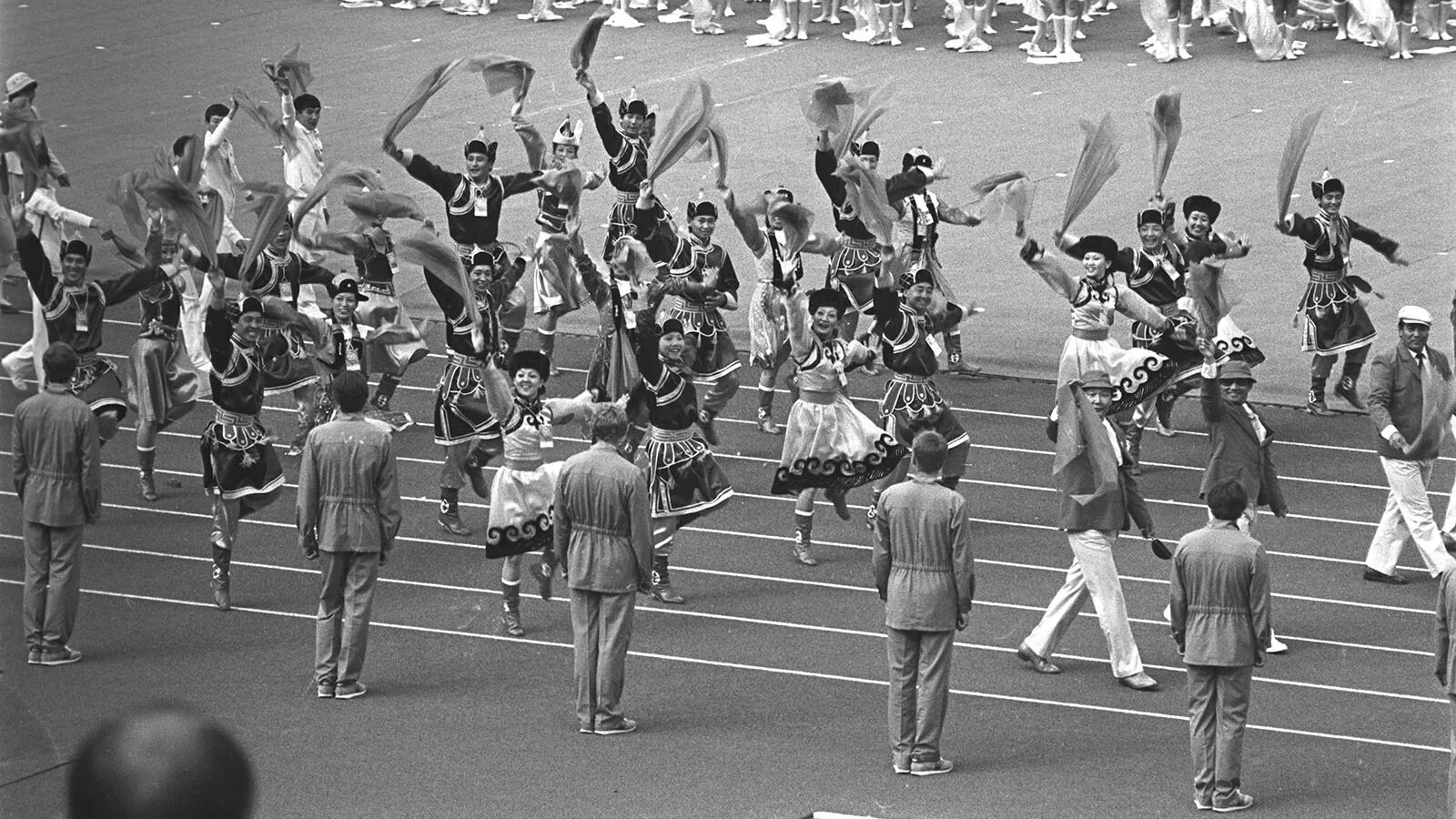 Фестиваль молодежи 1985 год Москва. 1947 Год-в Праге первый фестиваль молодежи и студентов. Фестиваль 1985 МГУ. 1985 Год фестиваль молодежи и студентов в Москве.