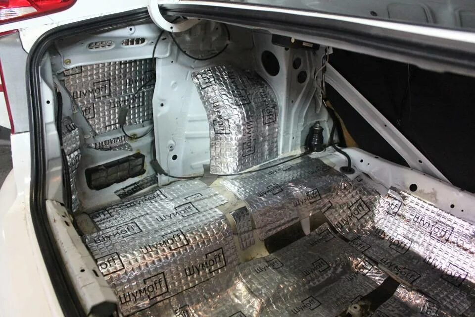 Как клеить виброизоляцию. Как клеить виброизоляцию. Вибро-шумо-изоляция сенс1. Виброизоляция дверей levin 111. Как клеить виброизоляцию.