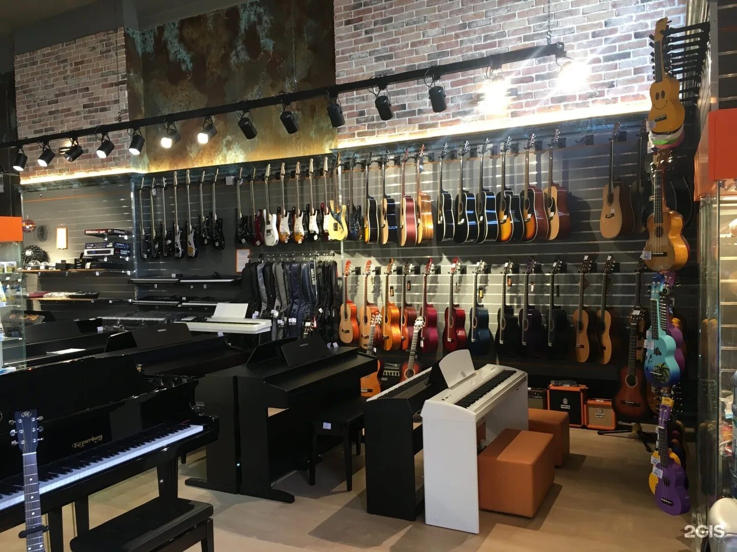 магазин музыкальных инструментов в ростове-на-дону. магазин музыкальных инструментов ростов. магазин музыкальных инструментов. большой музыкальный магазин. магазин браво музыкальный магазин.