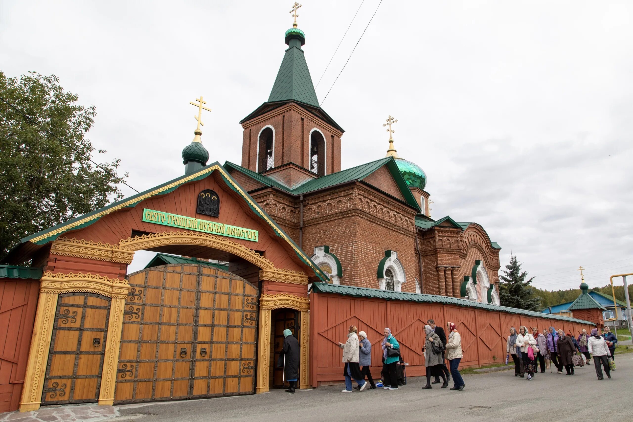 Тарасково свято троицкий. Свято-Троицкий монастырь Тарасково. Свято-Троицкий Всецарицынский мужской монастырь село Тарасково. Екатеринбург Тарасково монастырь. Монастырь мужской Екатеринбурга Тарасково.