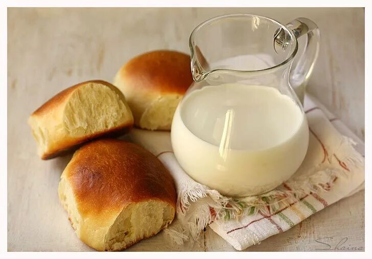 булочки «крем-де-паризьен». булочки из кислого молока. булочки мягкие воздушные. сырные булочки в духовке простой рецепт. булочки на молоке и сливочном масле.