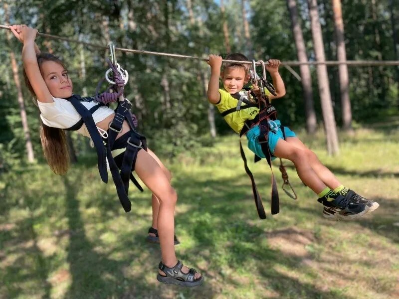 Вася для поездки в спортивный лагерь. Летний спортивный лагерь. Спорт в лагере. Детский спортивный лагерь. Лагерь Вислый Бор.