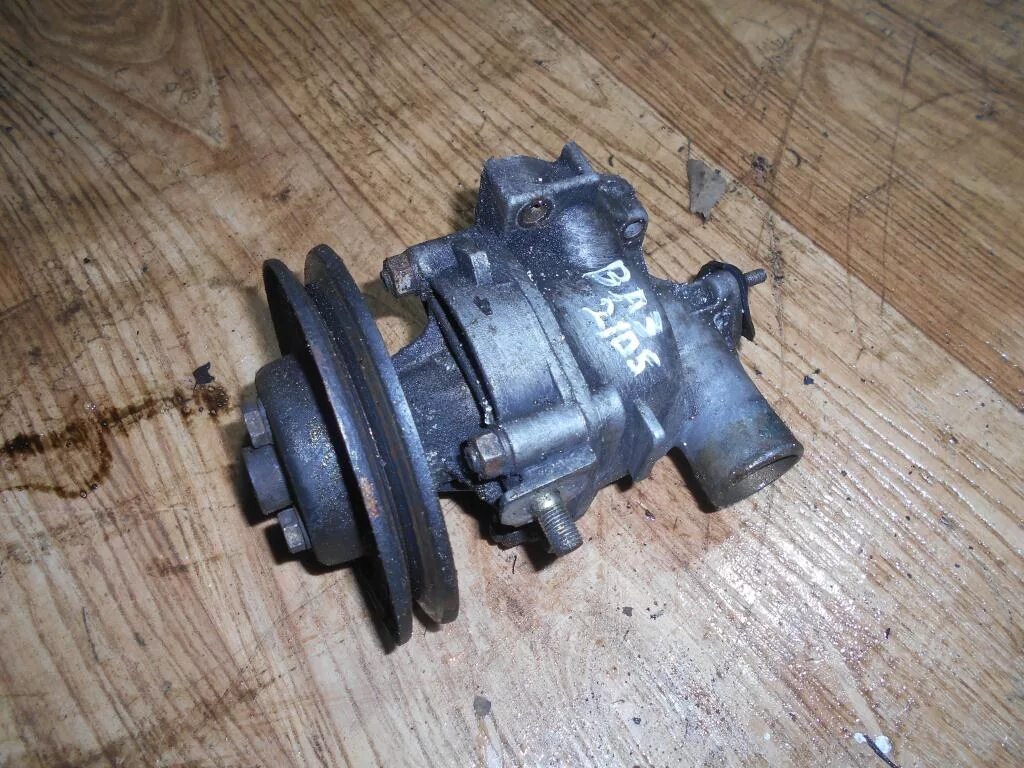 Помпа помпа ваз 2105. Помпа 2105 инжектор. Помпа ваз 2123. Помпа 2105 инжектор. Помпа ваз 21214 лада деталь.