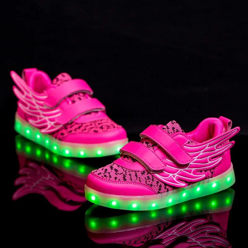 Светящиеся кроссовки бершка. Светящиеся кроссовки Fashion розовые USB. Светящиеся кроссовки для девочек. Детские светящиеся кроссовки для девочек.