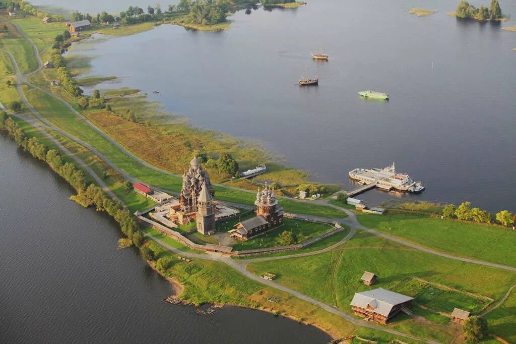 Kizhi island. Кижи музей-заповедник. Остров Кижи музей заповедник. Музей-заповедник «Кижи» (о. Кижи). Петрозаводск остров Кижи.