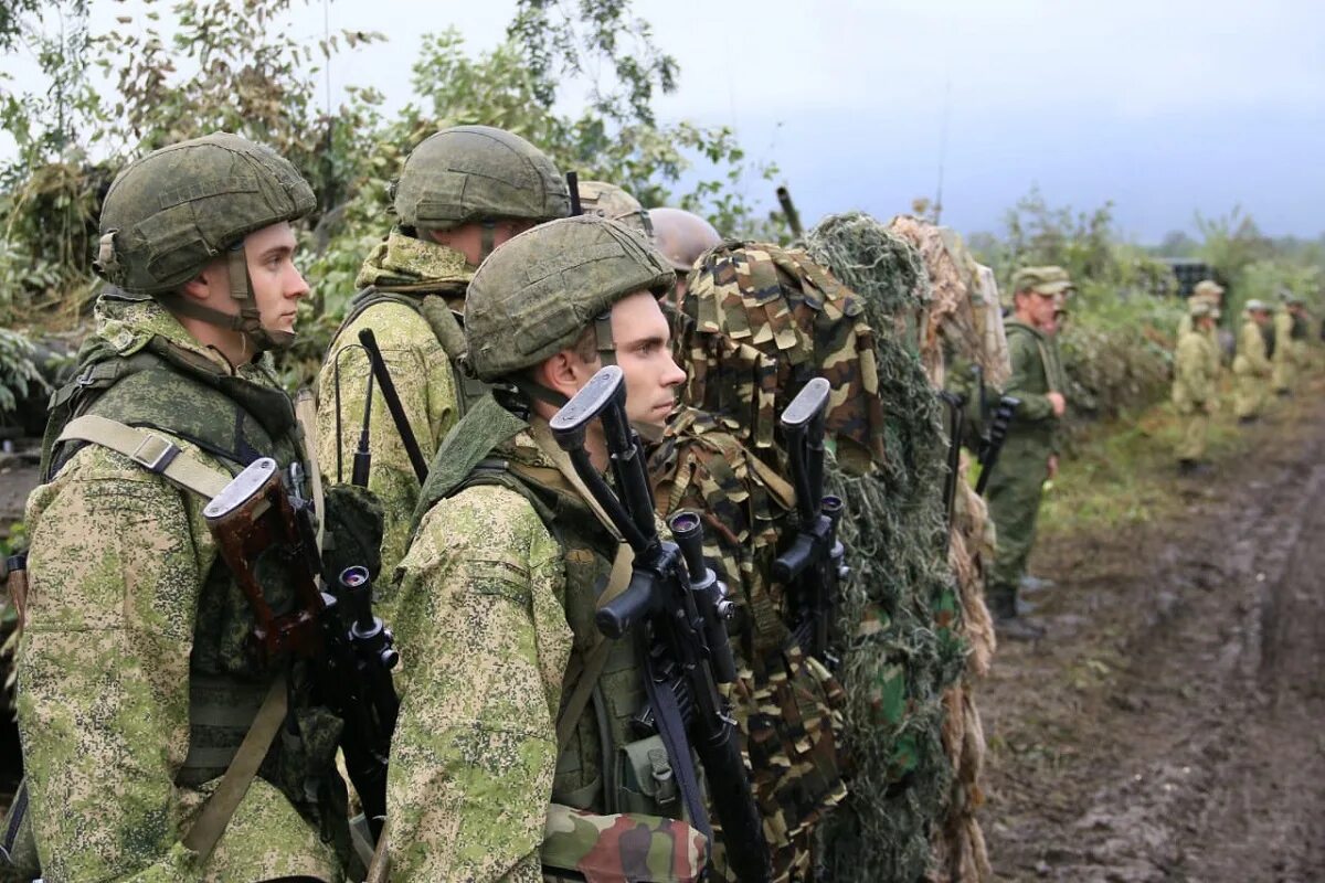 Сколько получают добровольцы на сво в 2024. Российский солдат. Армия Южной Осетии. Осетины военные. Осетинская армия.