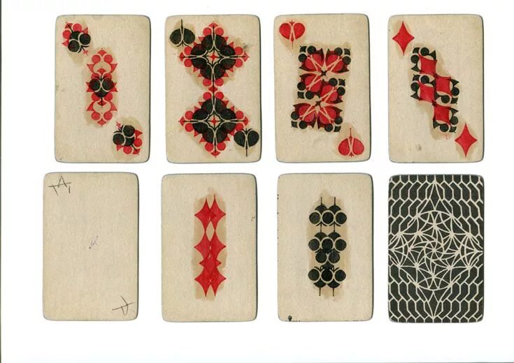 Как выглядит рубашка карты Pin on card back inspo Bee playing cards, Playing cards, Cards