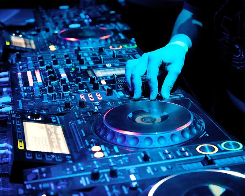 Диджей фото. Pioneer cdj 2000 at work. Video mix dj. Диджей за пультом. Артисты диджеи.