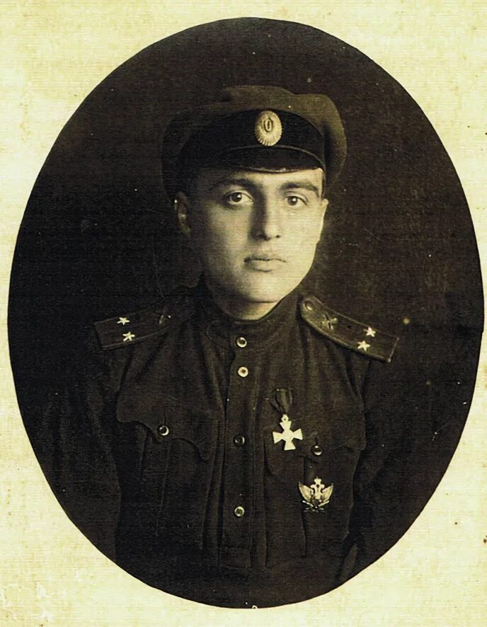 Танкист поручик. Танкист поручик. Комбинезон танкиста ркка 1941. Поручик голицын. Танкист поручик.