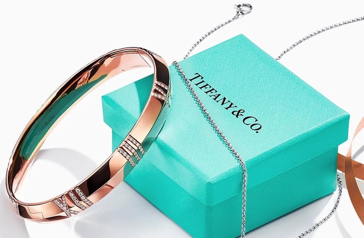 Почему тиффани. Тиффани. Tiffany Tiffany & co 343632 (жен). Ювелирной компании Tiffany & co. Луис Тиффани. Tiffany co фото.