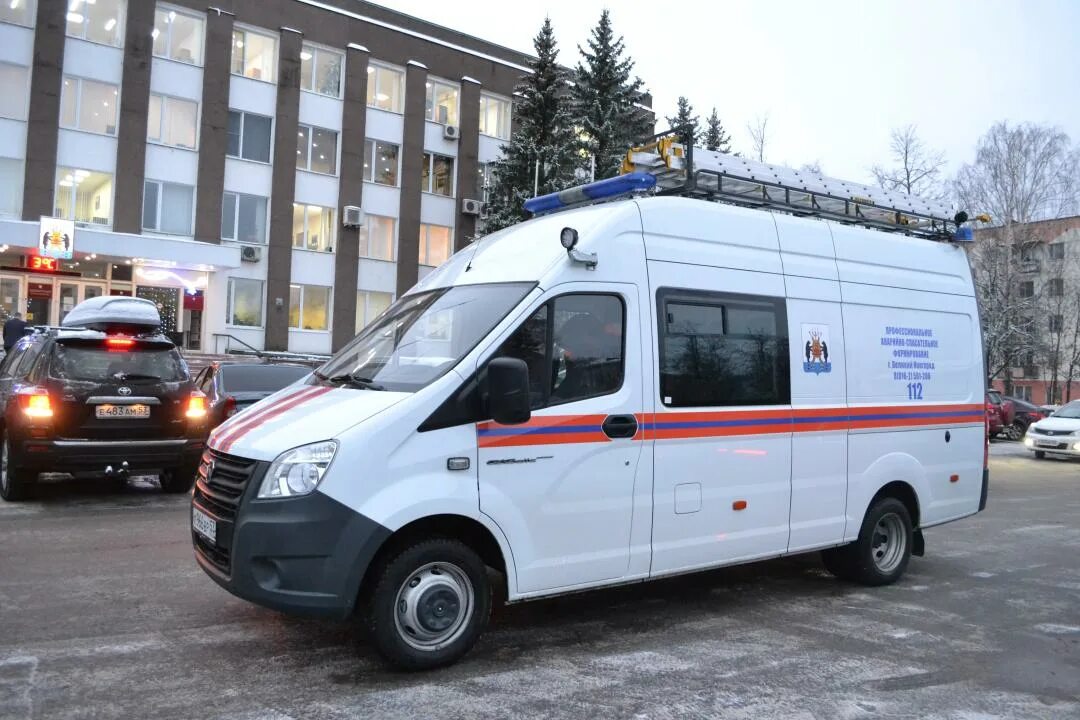 Аварийная новгородской области. Аварийно-спасательный автомобиль. Машина спасателей. Современные машины. Аварийно-спасательный автомобиль Фиат.