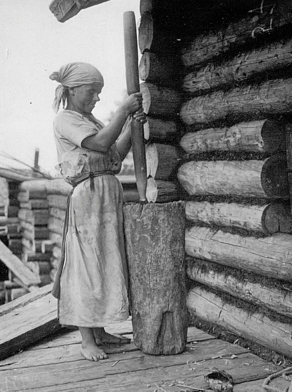 Русские женщины крестьянки 19 века. Ретро крестьянки. Старая крестьянка. Норвегия 1908. Русские крестьянки 19 века.