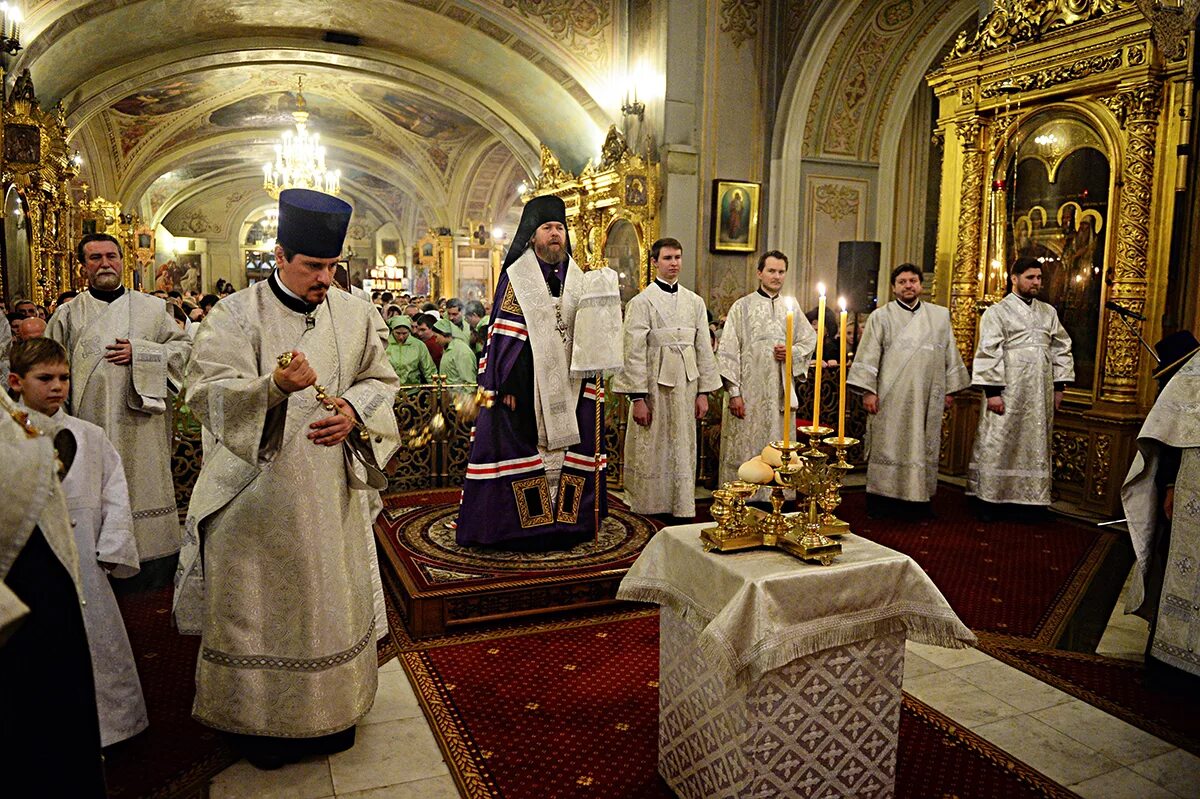 Крещение в новоиерусалимском монастыре. Храм крещения господня в москве. Праздник равноапостольного князя владимира в храме христа спасителя. Патриарший архидиакон константин. Храм крещения господня в москве.