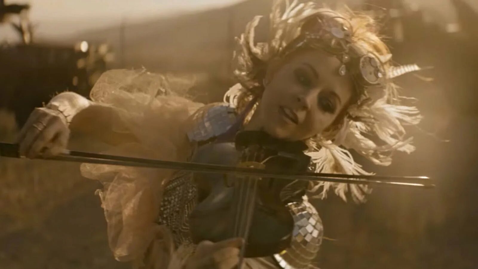 Lindsey stirling arena. Линдси Стирлинг Арена. The Arena Линдси Стирлинг. Линдси Стирлинг Арена клип. Lindsey Stirling the Arena обложка.