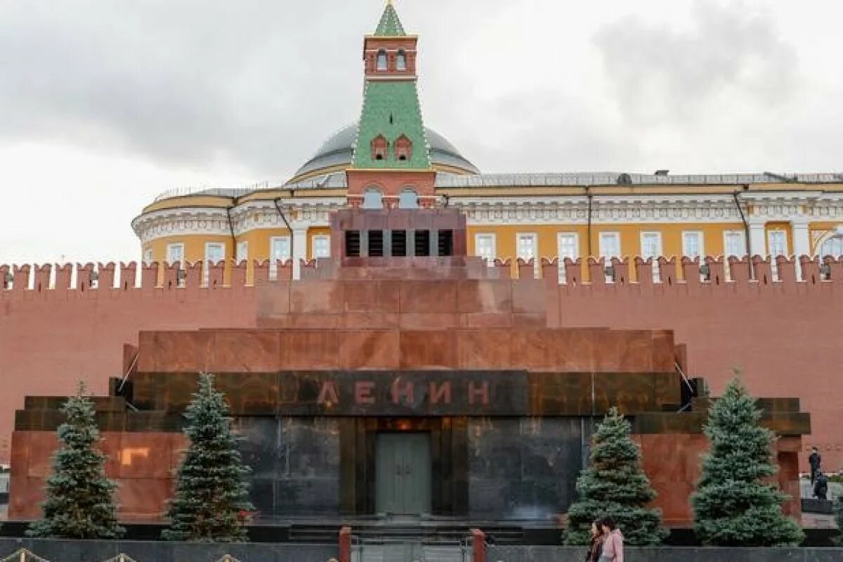 Как попасть в мавзолей к ленину. Мавзолей ленина в москве. мавзолей владимира ленина на красной площади. красная площадь до мавзолей ленина.