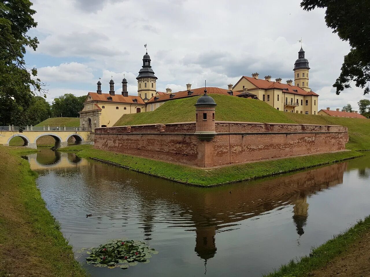 2. национальный музей заповедник несвиж. национальный музей заповедник несвиж. национальный музей заповедник несвиж. дворцово-парковый комплекс радзивиллов в несвиже.