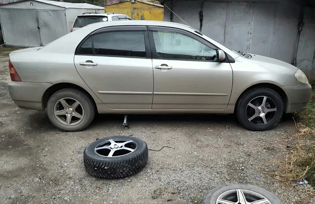 Какие размеры колес королла. 185/70 R14 Тойота Королла 120. Диски x Trike r17 Toyota Corolla. Тойота Королла 195/65 r15. Corolla 120 r15 65.