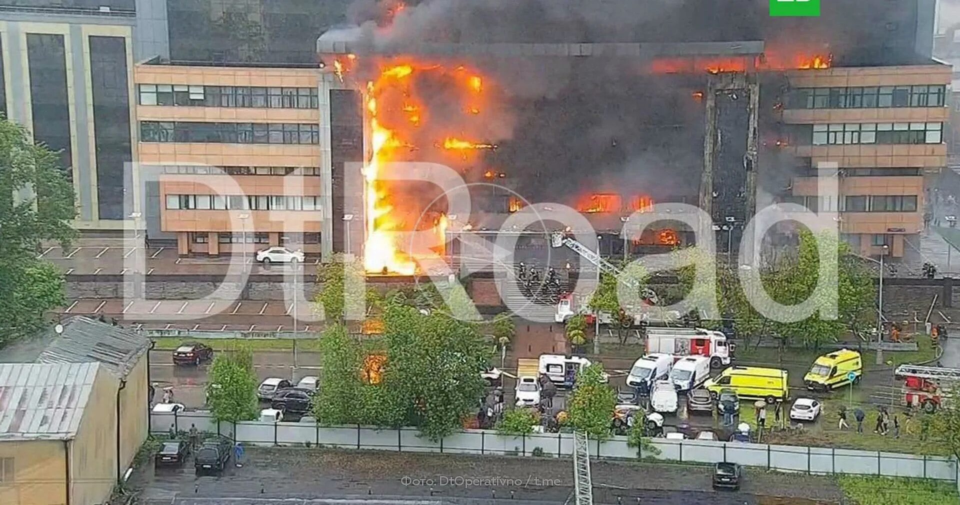 Горят три дома в москве. Москва Гранд Плаза улица Горбунова пожар. Пожар в бизнес-центре "Гранд Сетунь Плаза". Пожар бизнес центр Кунцево. БЦ Сетунь пожар.