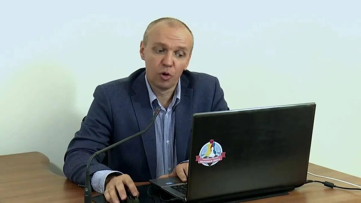 Сергей шипов в молодости. Комментирует шипов. Даниил дубовой брянск. Карякин карлсен 2016. Д филимонов шахматы.