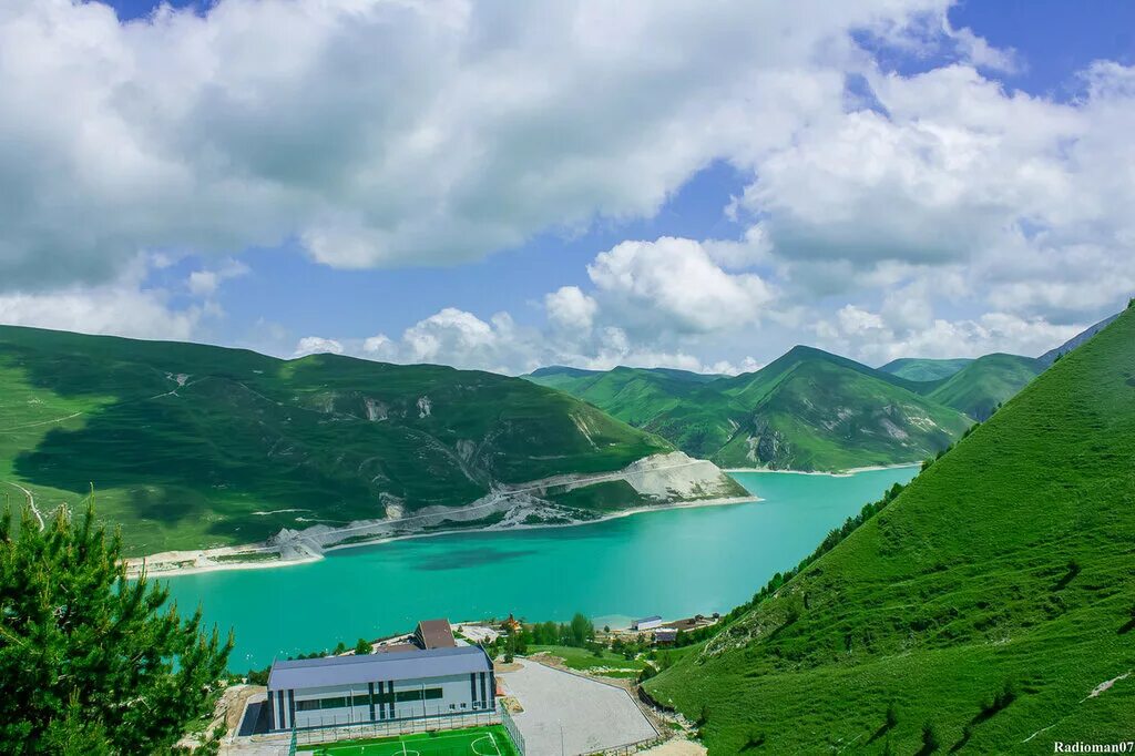 озеро кезеной ам. озеро кезеной-ам чеченская республика. чечня отдых. кезеной ам домики. кезеной-ам озеро домики.