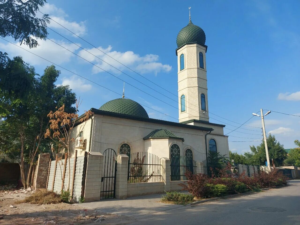 Мечеть шариф. Мечете 2. Мечеть джамек куала-лумпур. Мечеть на редукторном. Курчалоевская соборная мечеть.