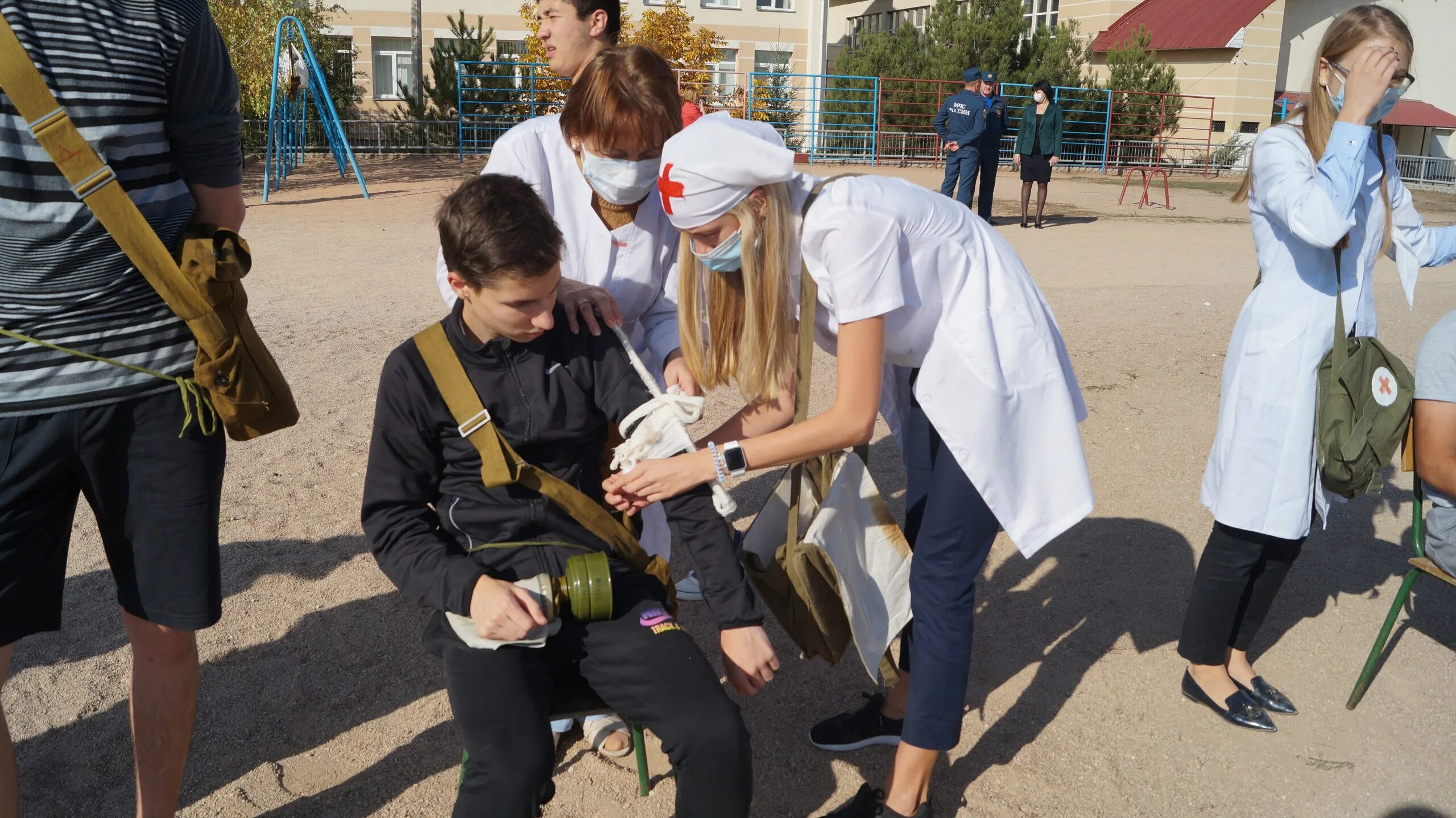 Го в нападении. Гражданская оборона в школе. Учение по гражданской обороне в школе. Учения по го и ЧС. Гражданская оборона учения в школе.