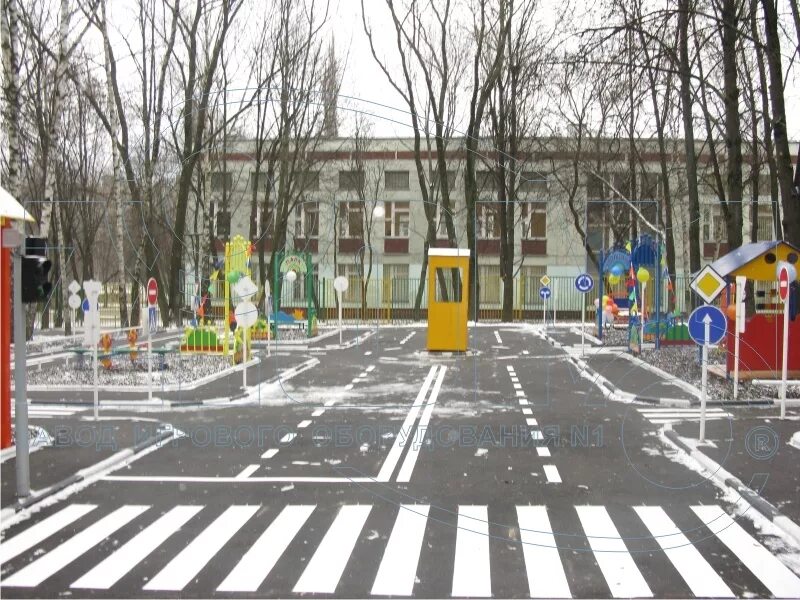 Площадка пдд в детском саду. Территория детского сада. Площадка пдд в детском саду. Площадка пдд в доу. Площадка пдд в детском саду.