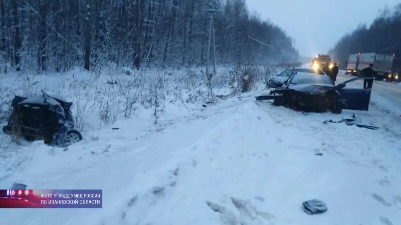 Авария в Ивановской области. Авария в Ивановской области Ярославль Иваново. Авария на трассе Иваново Ярославль. 12 Декабря в Ивановской области столкнулись. Ситуация в ивановском